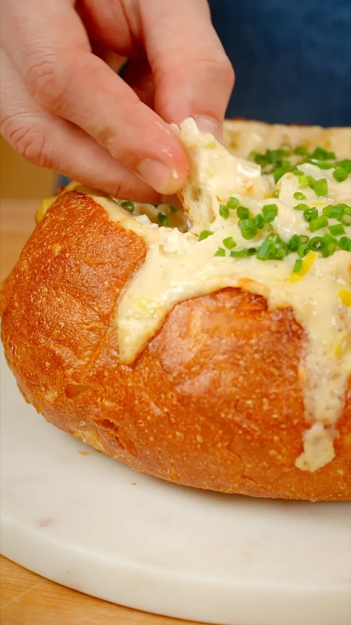 Picture for Pan Relleno de Queso al Horno [Cheese Dip in Bread Bowl]